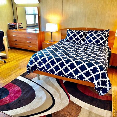 Lga Airport 3 Mins, 3 Bedroom Duplex House, Parking And Private Backyard, 9Mins Subway! New York Kültér fotó