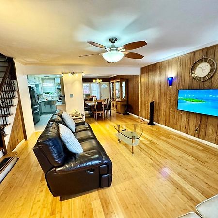 Lga Airport 3 Mins, 3 Bedroom Duplex House, Parking And Private Backyard, 9Mins Subway! New York Kültér fotó