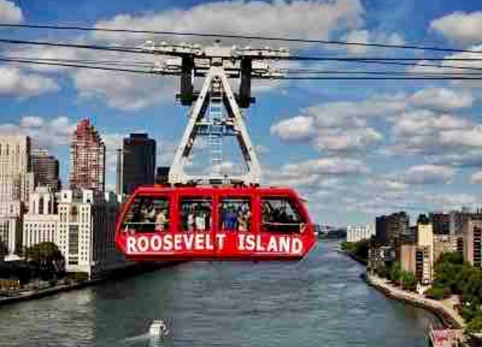 Lga Airport 3 Mins, 3 Bedroom Duplex House, Parking And Private Backyard, 9Mins Subway! New York Kültér fotó