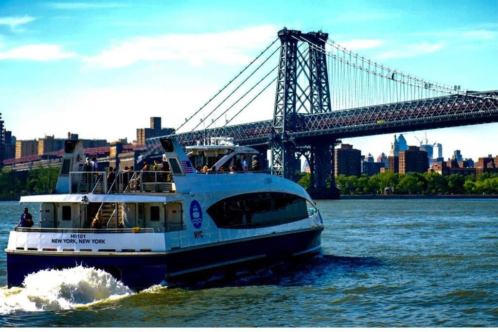 Lga Airport 3 Mins, 3 Bedroom Duplex House, Parking And Private Backyard, 9Mins Subway! New York Kültér fotó