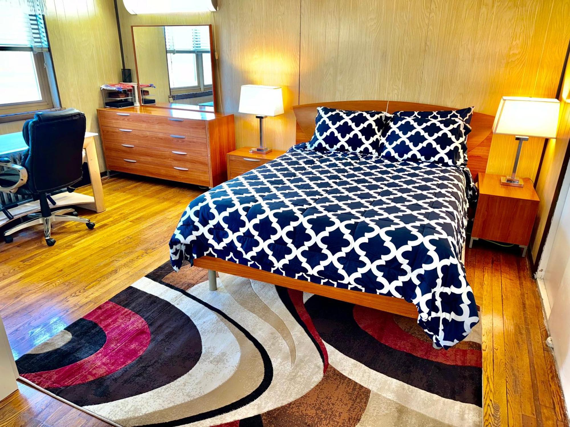 Lga Airport 3 Mins, 3 Bedroom Duplex House, Parking And Private Backyard, 9Mins Subway! New York Kültér fotó